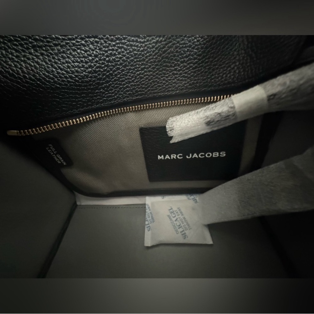 The Small Tote Leather Bag - Picture 6 of 7